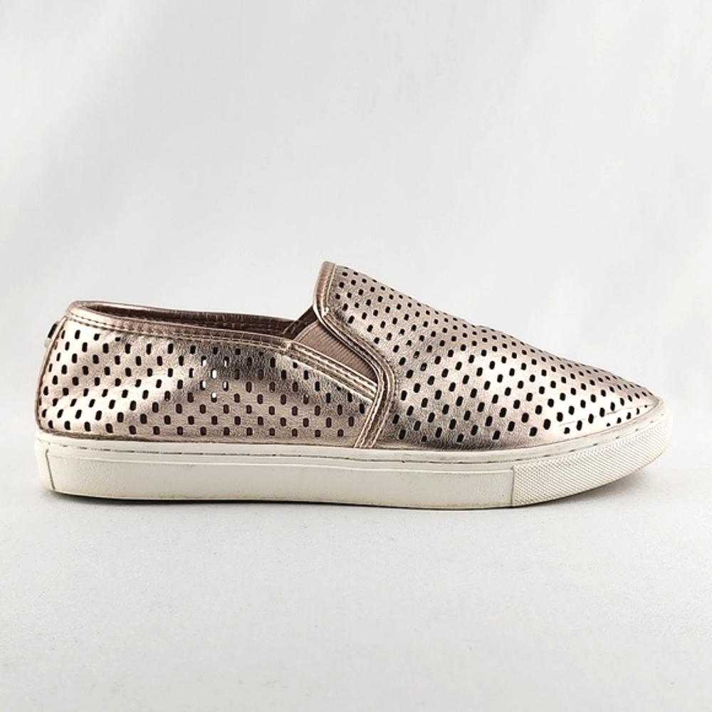 Steve Madden Women's Slip On Flat Shoes Perforated Rose Gold Size 9M - Picture 13 of 13
